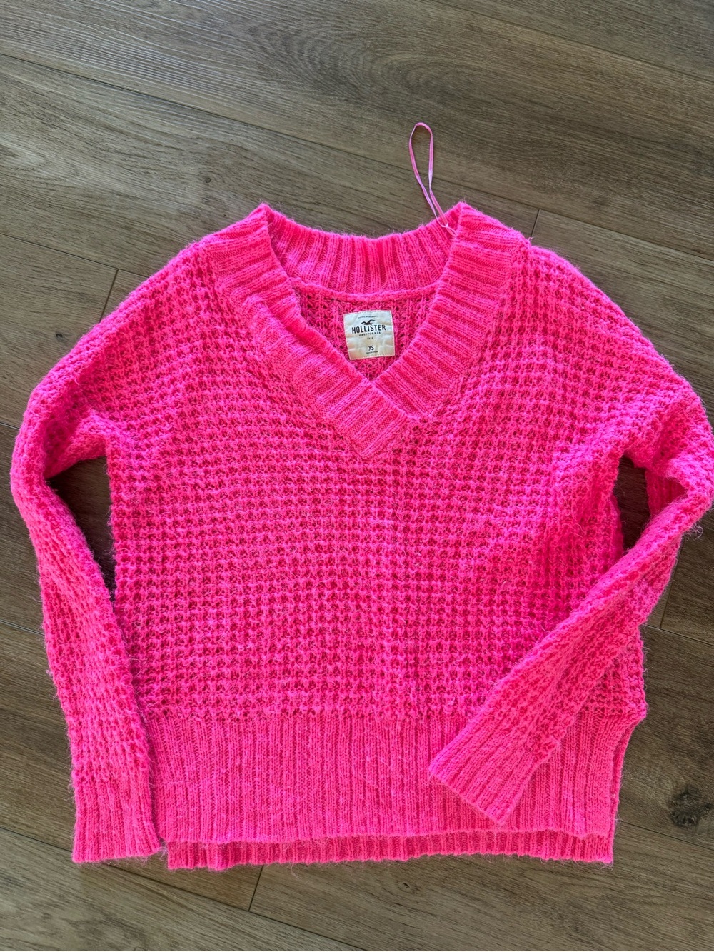 Hollister Women's Bright Pink V-Neck Knit Sweater